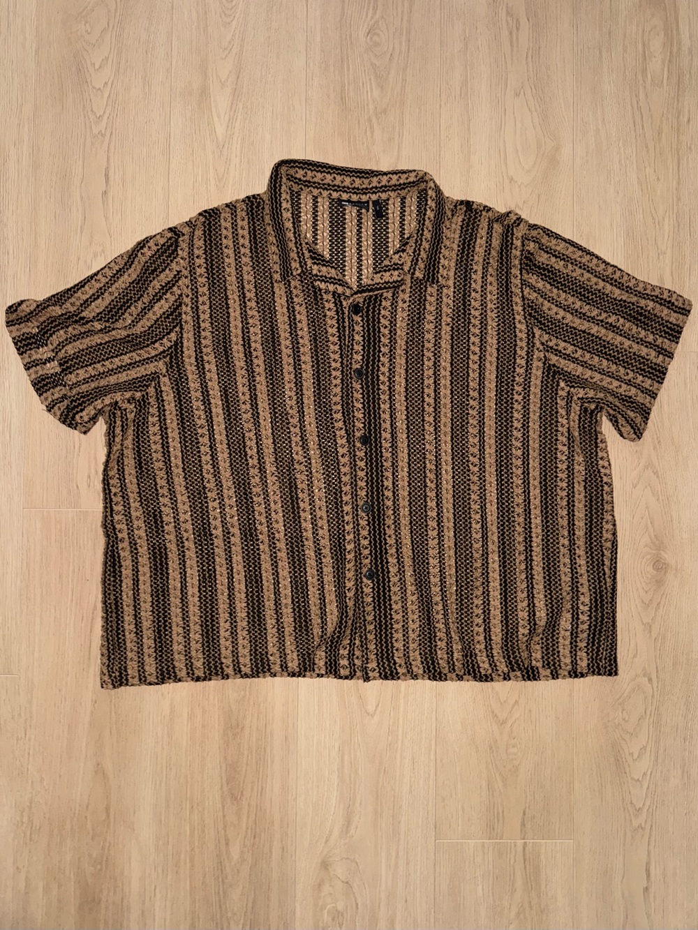 ASOS DESIGN boxy deep revere crochet shirt in brown stripe - Picture 3 of 5